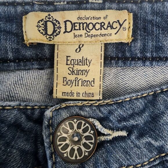 Democracy Womens Equality Skinny Boyfriend Jeans Size 8 Stretch Distressed Y2K - Picture 2 of 7